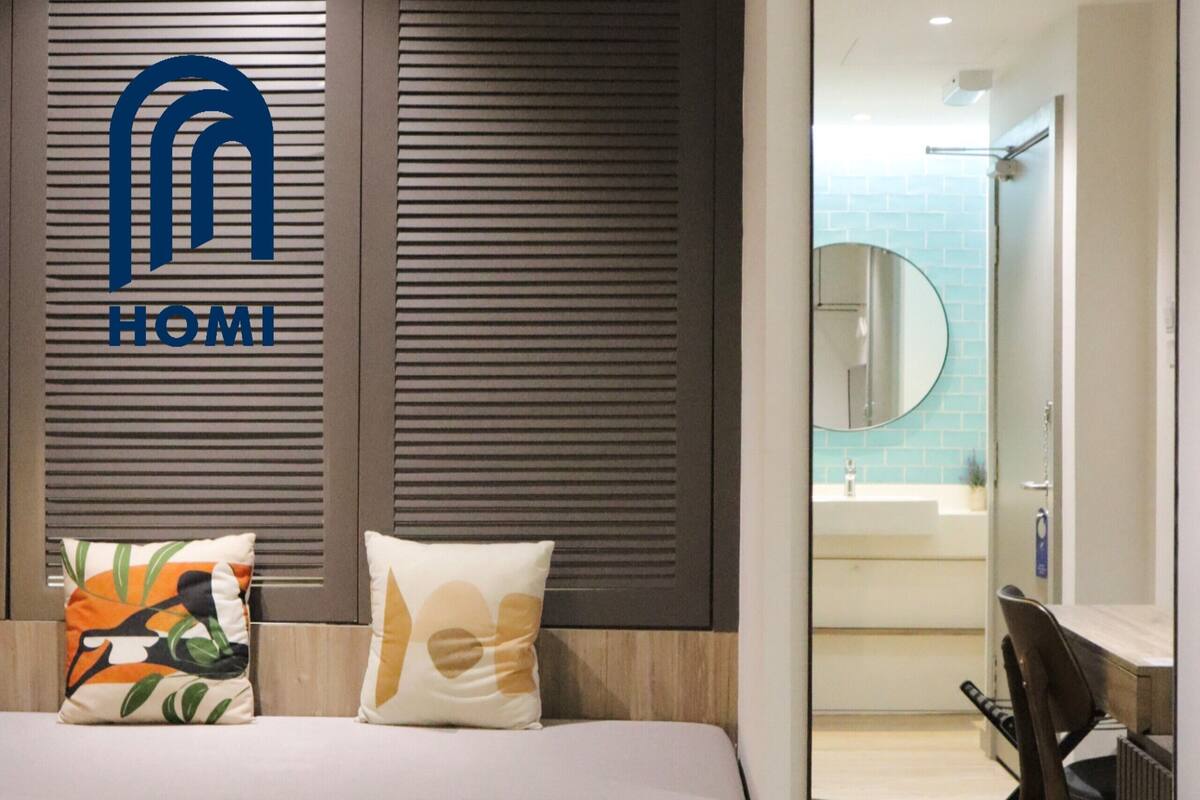 standard room | 1 bedroom, in-room safe, desk, laptop workspace