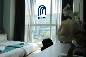 Family Room | In-room safe, desk, laptop workspace, iron/ironing board - Homi Breeze 和逸微风 (Kota Kinabalu)