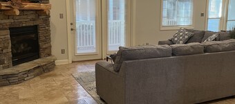 Elegant Mountain Townhome in Banner Elk