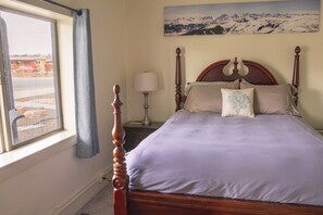 2 habitaciones, tabla de planchar con plancha y cuna de viaje 