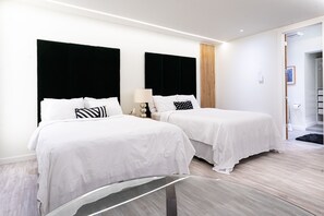 1 bedroom, WiFi - Modern Loft with Park Like Setting View (Kirkland)