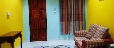 Habitación, 3 habitaciones | Ropa de cama