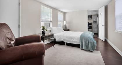 Smart Saver Townhouse, Close 2 NAS Jax, Long-Term