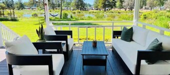 Cozy Lake Front Getaway!!!   