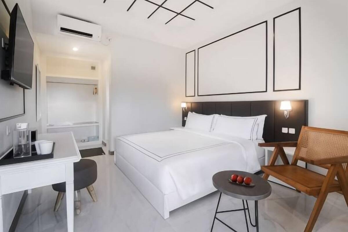 Iron/ironing board (on request), free WiFi, bed sheets
