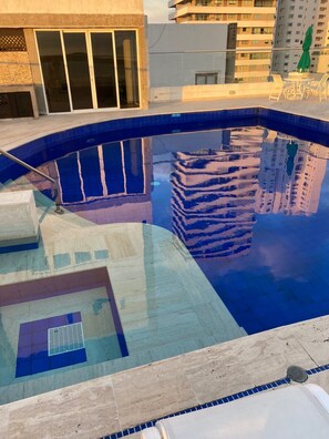 Piscina all'aperto, una piscina riscaldata