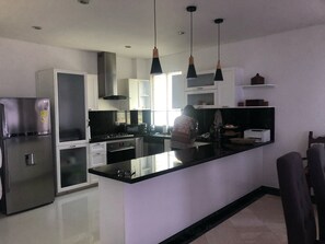 Frigorifero, piano cottura, carta assorbente