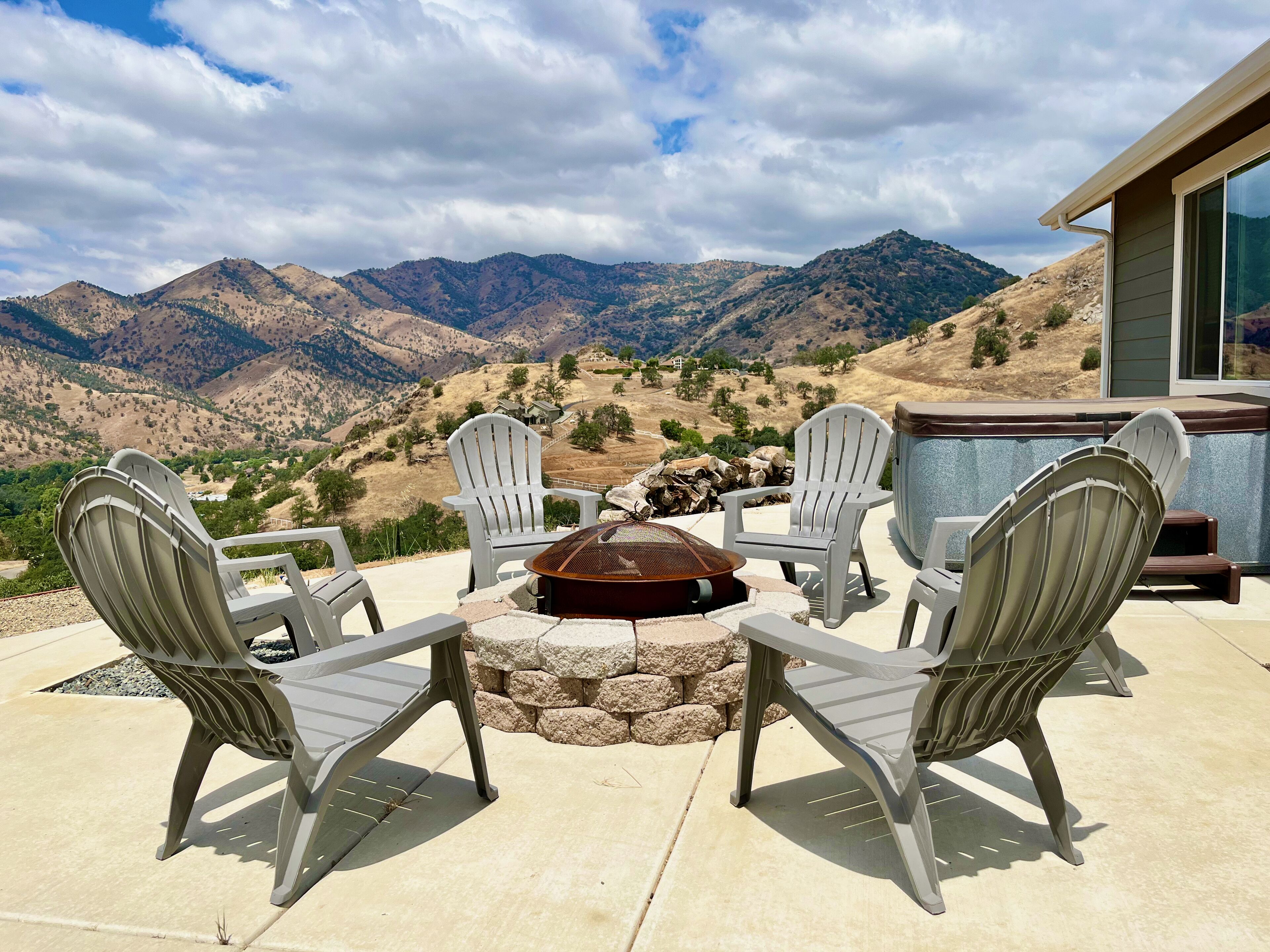 Panoramic Mountain and Valley Views