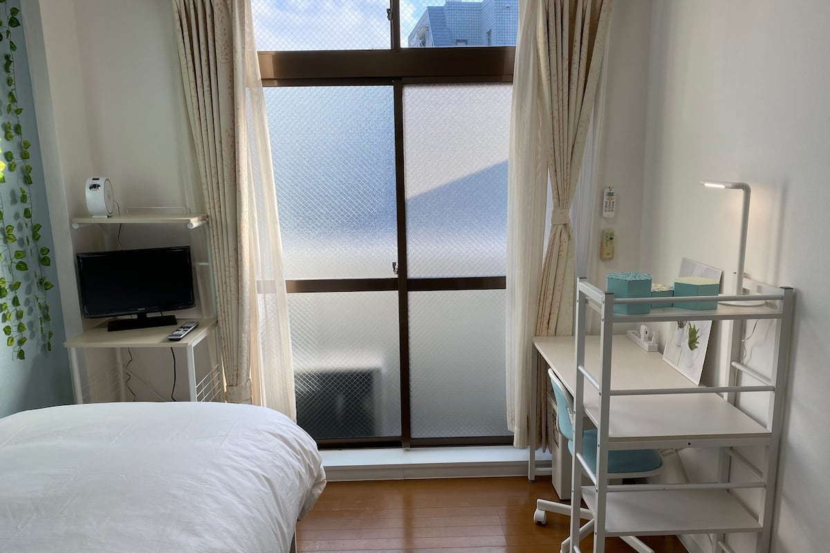 Standard Single Room | Blackout curtains, iron/ironing board, free WiFi