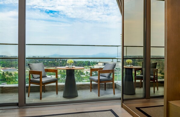Studio King | Balcony view - Hoiana Residences (Da Nang)