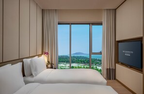 1 bedroom, premium bedding, minibar, in-room safe