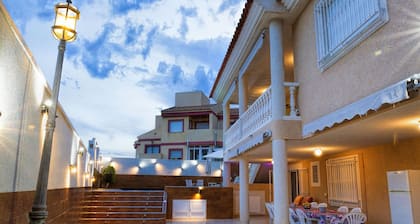 Agradable Casa Con Piscina en Murcia
