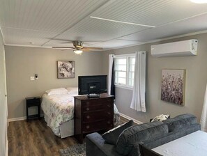 3 bedrooms, desk, WiFi