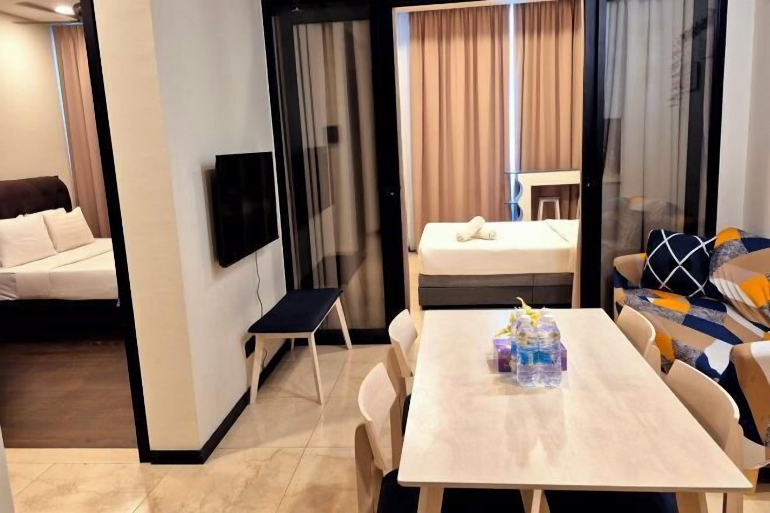 Egyptian cotton sheets, premium bedding, individually furnished