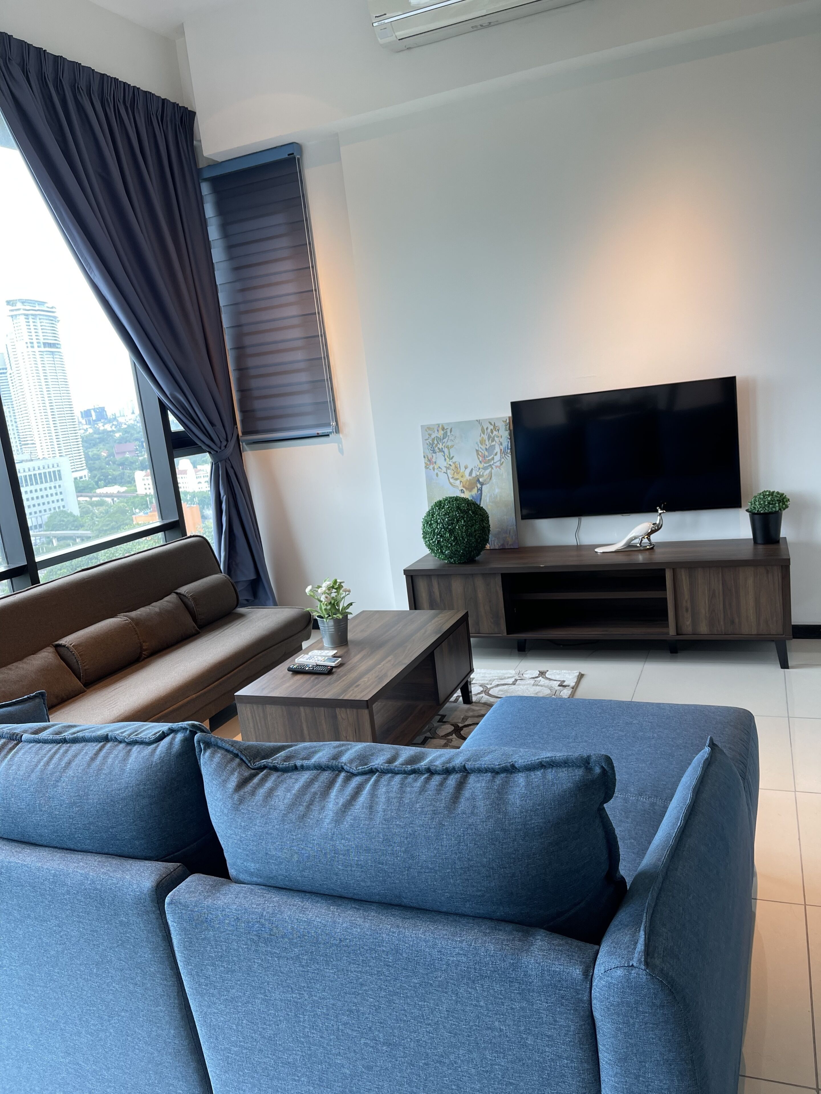 Family Apartment, 3 Bedrooms | Living area