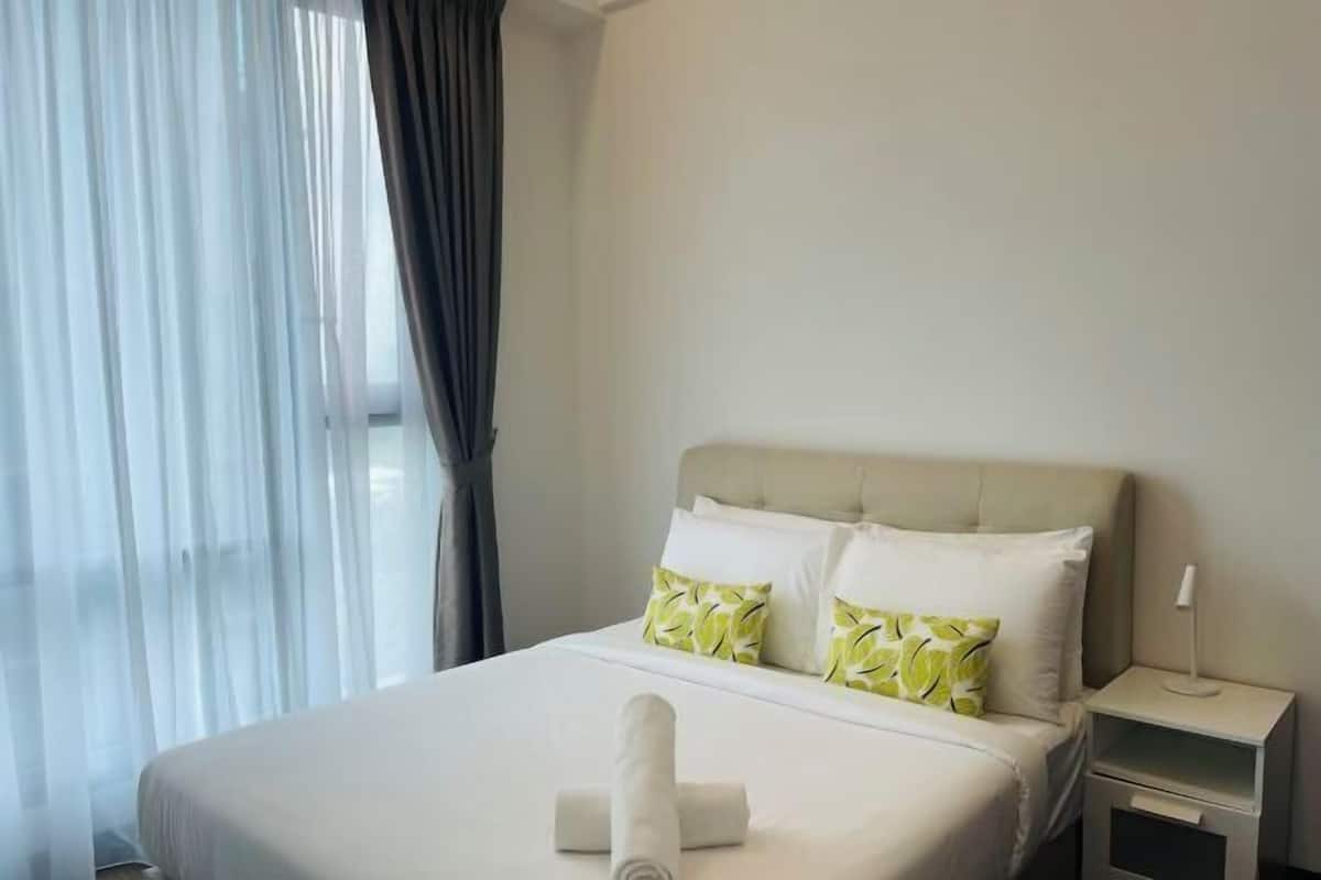 Egyptian cotton sheets, premium bedding, individually furnished