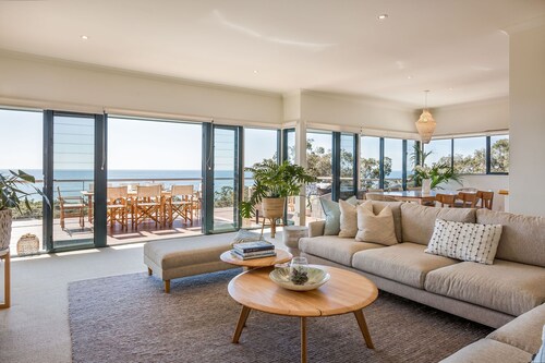 Bayview: breathtaking ocean views from this amazing luxury retreat