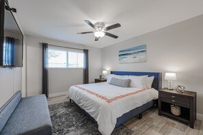 3 Schlafzimmer, Zimmersafe, Schreibtisch, Bügeleisen/Bügelbrett