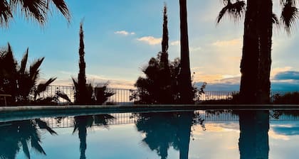 Luxurious Villa, with Pool, Tennis, Pétanque, Bar, and Sea View