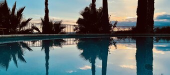 Luxurious Villa, with Pool, Tennis, Pétanque, Bar, and Sea View