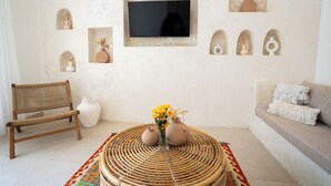 Unclassified image, 3 of 37, button - Villa Milos (Canggu)