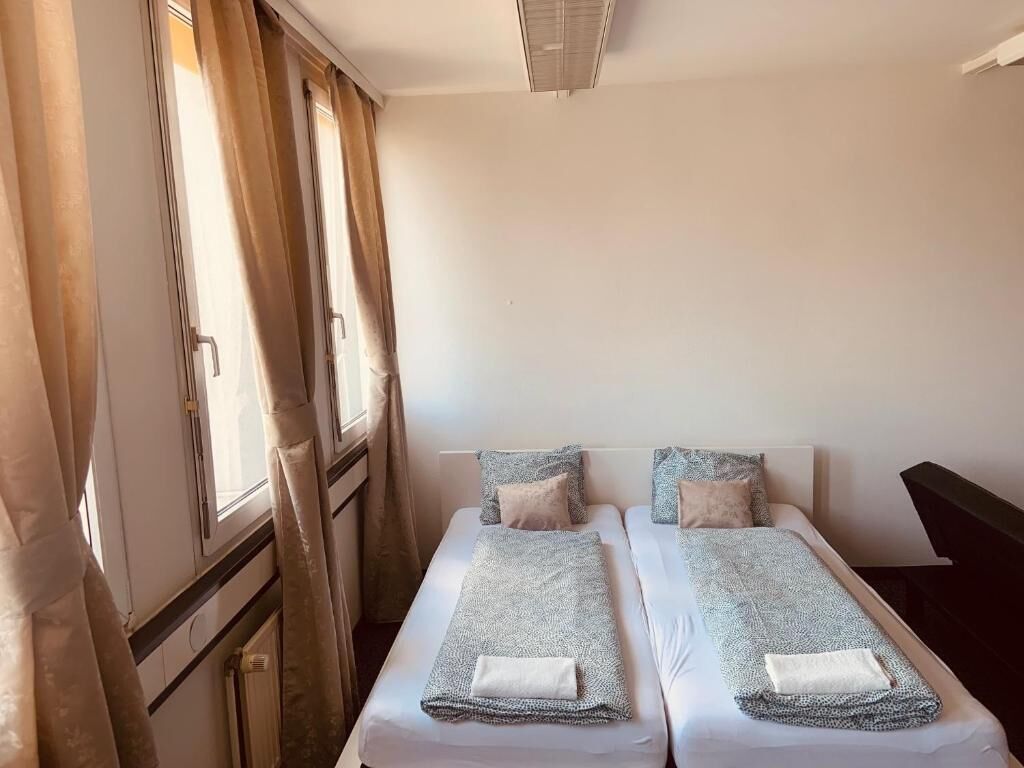 Decoración personalizada, muebles diferentes y wifi gratis 