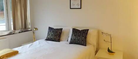 Quarto casal luxo | 1 quarto, Wi-Fi de cortesia