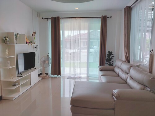 Happy Space, cozy villa 2BR 2BA Free Wifi & Parking