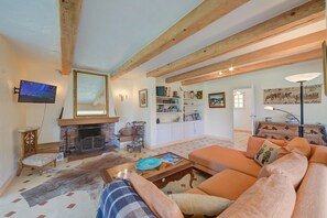 TV, stereo - Maison Marine, Antibes, France (Antibes)