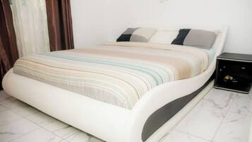 3 slaapkamers, gratis wifi, beddengoed, rolstoeltoegang