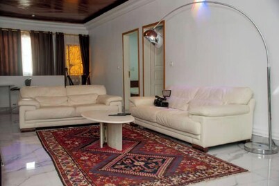 Logement Entier Meublé et Luxueux à Odza Yaoundé