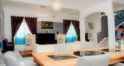 Logement Entier Meublé et Luxueux à Odza Yaoundé