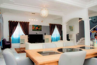 Logement Entier Meublé et Luxueux à Odza Yaoundé