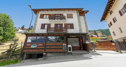 Miramonti 21 Ski In - Ski Out, Sauze d'Oulx, Italy