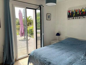 5 chambres, fer et planche à repasser, Wi-Fi gratuit