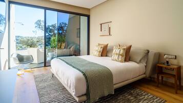 1 chambre, décoration personnalisée, ameublement personnalisé, bureau