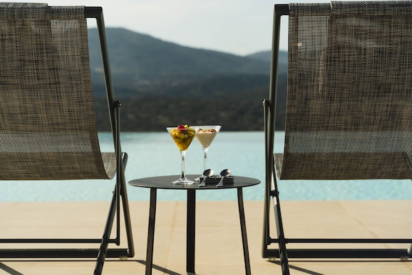 Bar à beira da piscina