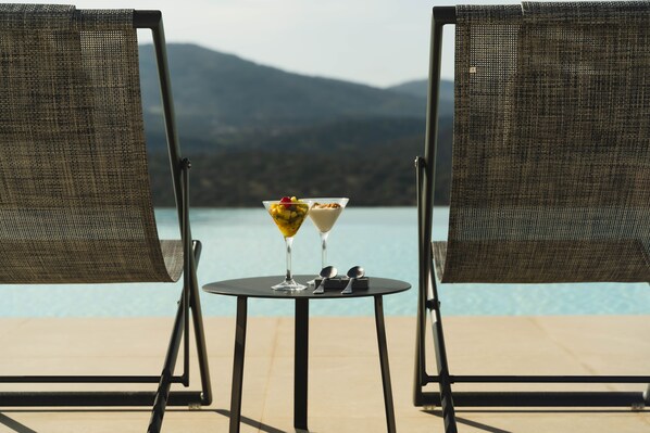 Poolside bar