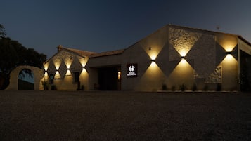Façade de lâhĂ©bergement - soirĂ©e/nuit