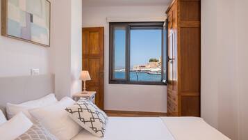 Classic-Apartment | 2 Schlafzimmer, laptopgeeigneter Arbeitsplatz, schallisolierte Zimmer