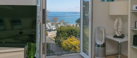 1 bedroom, individually decorated, individually furnished, free WiFi