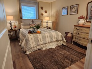 2 室のベッドルーム、デスク、WiFi (無料)、ベッドシーツ