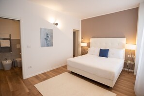 In-room safe, iron/ironing board, free WiFi, bed sheets - Grand Hotel Duchi d'Aosta Apartments (Trieste)