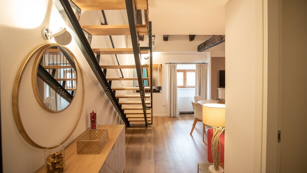 Duplex Suite With Square View | Wohnbereich