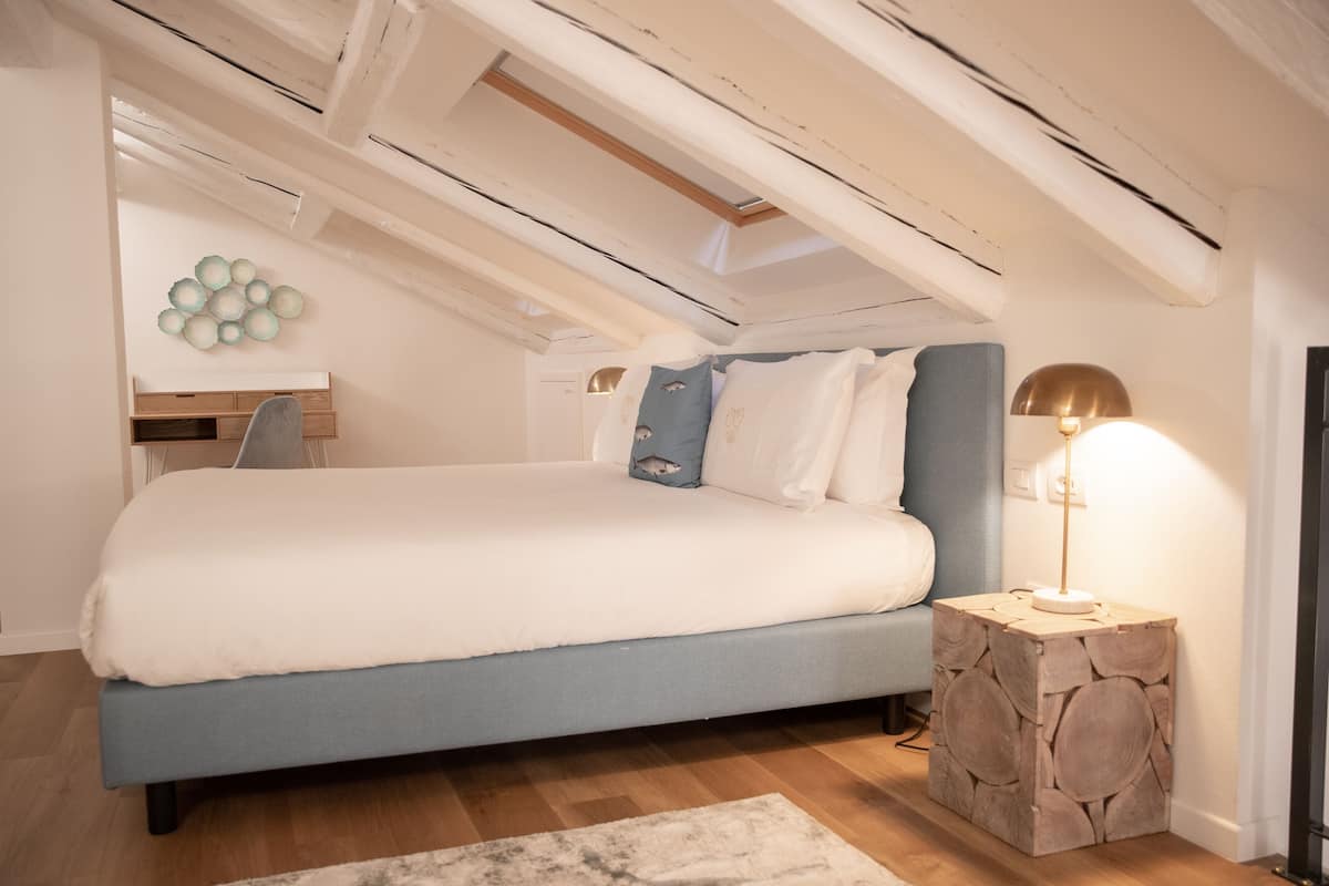 Duplex Suite | Safe på rommet, strykejern/-brett, wi-fi (inkludert) og sengetøy