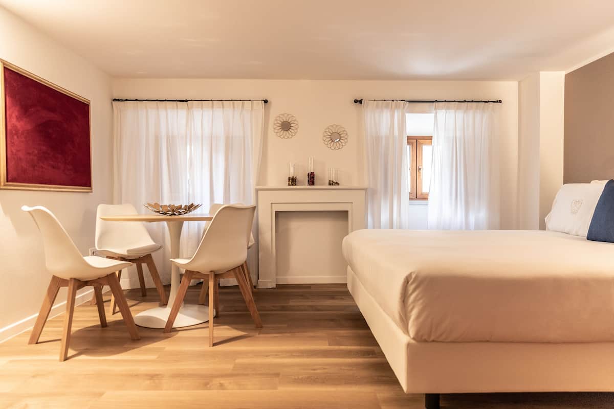Open Loft | Safe på rommet, strykejern/-brett, wi-fi (inkludert) og sengetøy