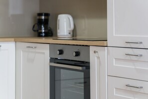 雪櫃、焗爐、爐具、洗碗機