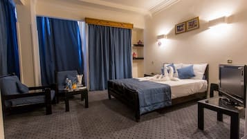 Superior Room | Iron/ironing board, WiFi