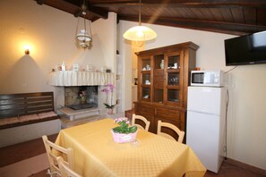 Dining - pool, 2 persons. near the beach, quiet area (Porec)