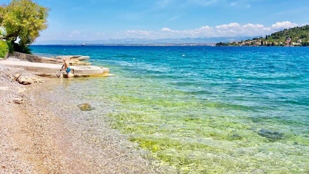 House | Beach - Charming new House on Islandfew Steps From the sea (Kali)